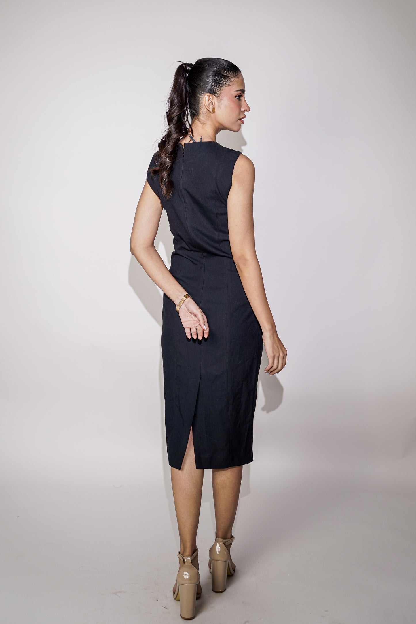 Black Sleeveless Midi Dress