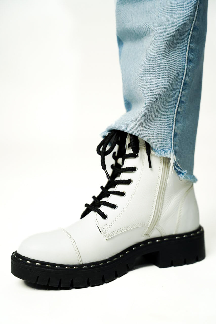 White Rubber Sole Boots With Lace